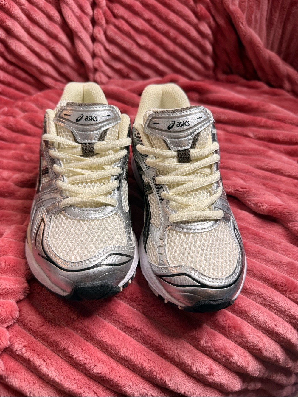 Asics Cream and Silver Athletic Running Shoes with Black Accents - Picture 4 of 4